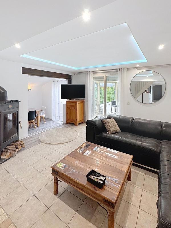 Maison - 185 m² - 7 pièces