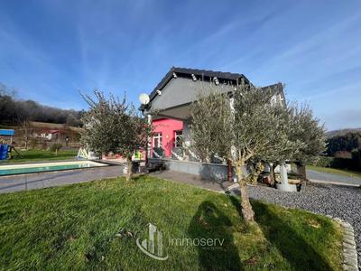 Maison - 240 m² - 7 pièces