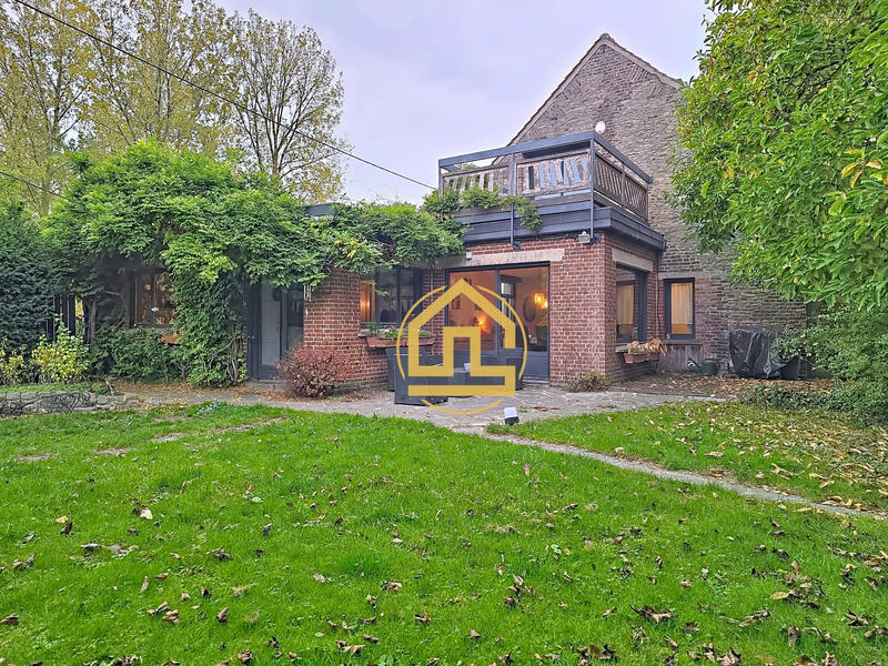 Maison ancienne - 241 m² - 9 pièces