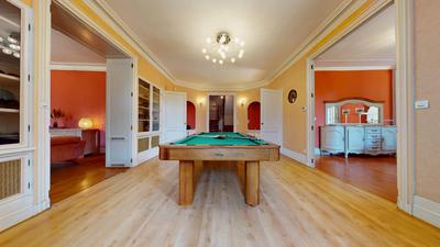 Maison traditionnelle - 350 m² - 12 pièces