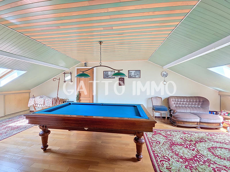 Maison - 200 m² - 8 pièces