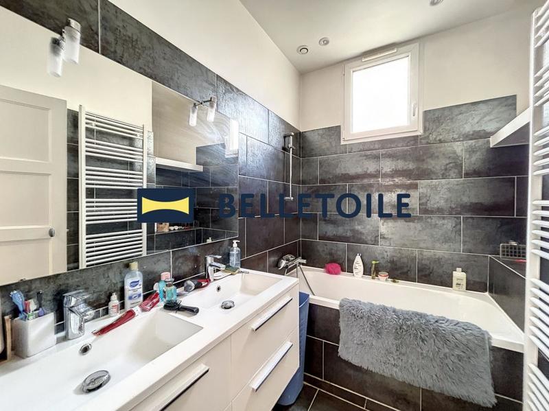 Maison - 92 m² - 5 pièces