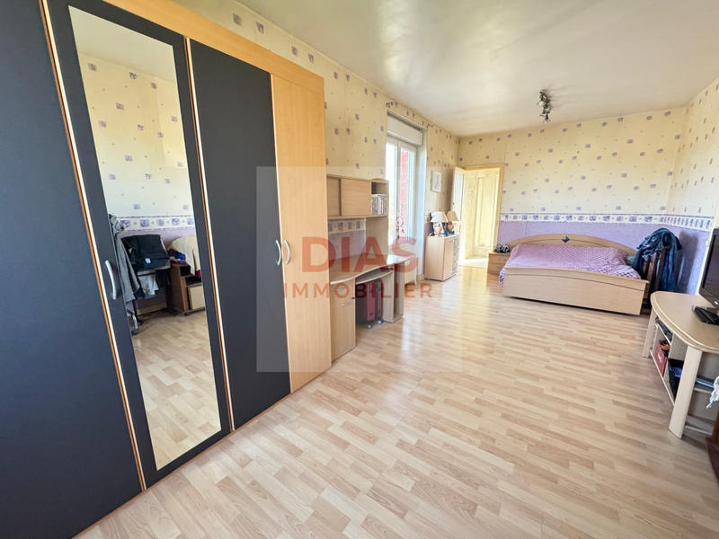 Maison - 245 m² - 1 pièce