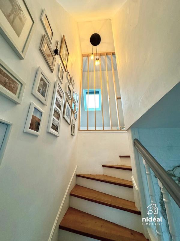 Maison traditionnelle - 168 m² - 6 pièces