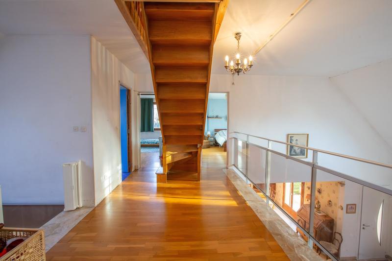 Maison - 261 m² - 9 pièces