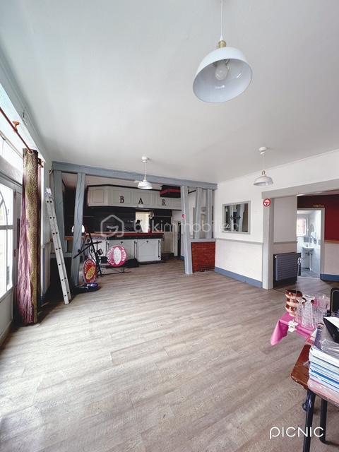 Immeuble - 145 m² - 10 pièces