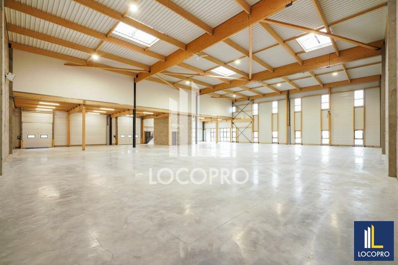 Local d'activité / Entrepôt - 1 628 m²