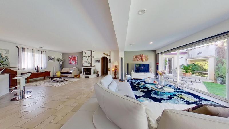 Maison - 174 m² - 5 pièces