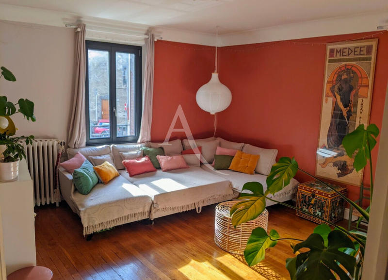 Maison - 235 m² - 8 pièces