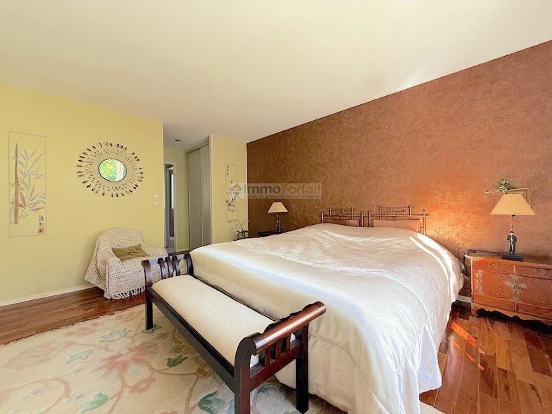 Maison - 180 m² - 7 pièces