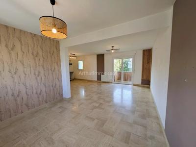 Maison - 94 m² - 4 pièces