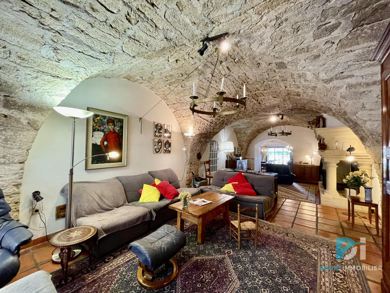 Maison - 263 m² - 8 pièces