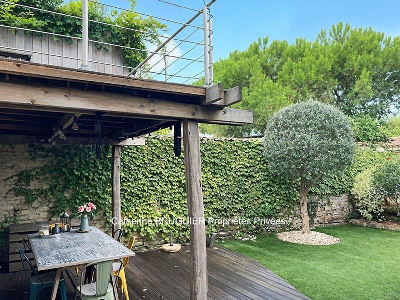 Maison - 235 m² - 9 pièces