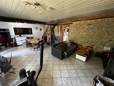 Maison - 140 m² - 4 pièces