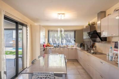 Maison - 144 m² - 5 pièces