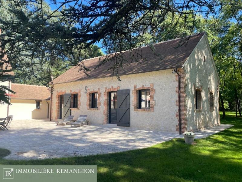 Propriété - 338 m² - 8 pièces