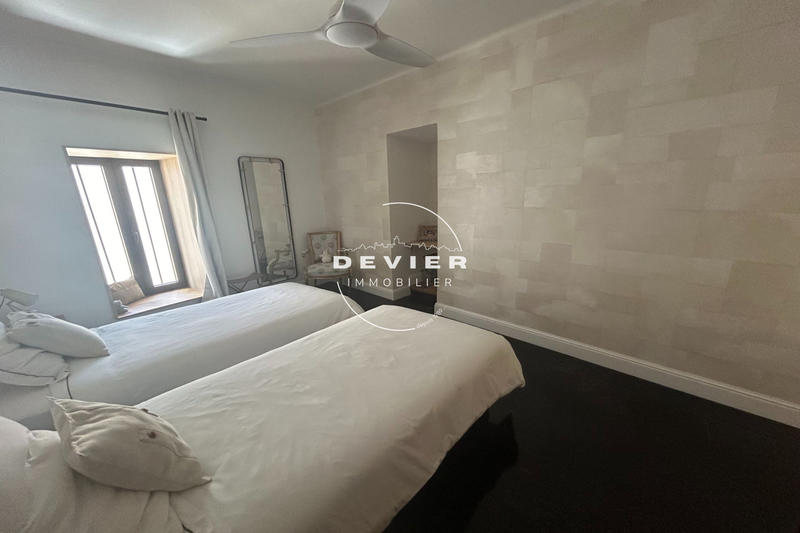 Maison - 200 m² - 7 pièces