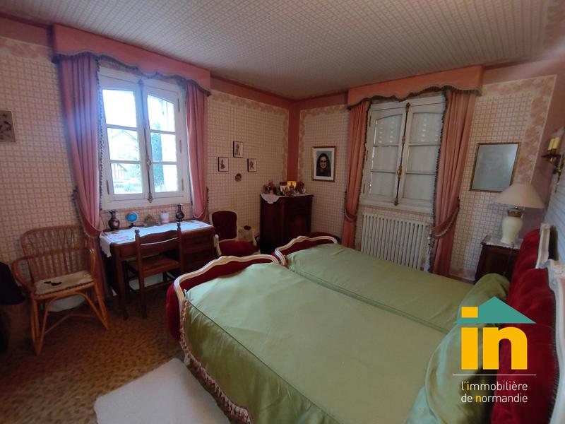 Maison - 180 m² - 9 pièces