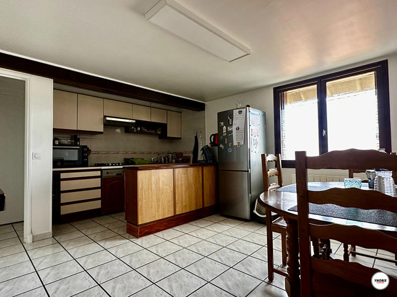 Maison - 256 m² - 12 pièces