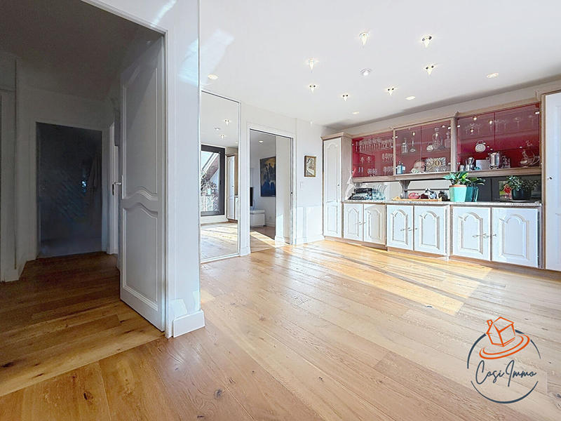 Appartement - 200 m² - 5 pièces