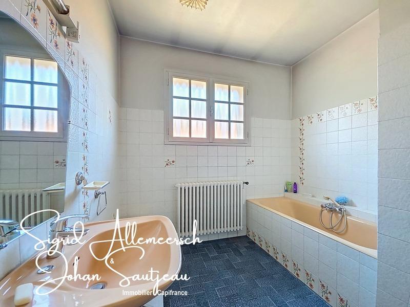 Maison - 200 m² - 9 pièces