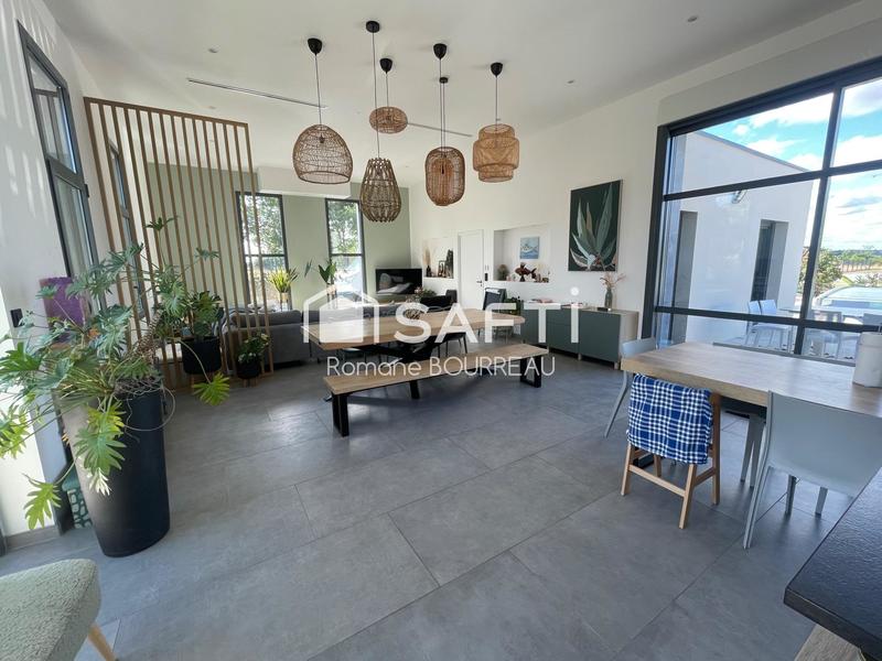 Villa - 256 m² - 7 pièces