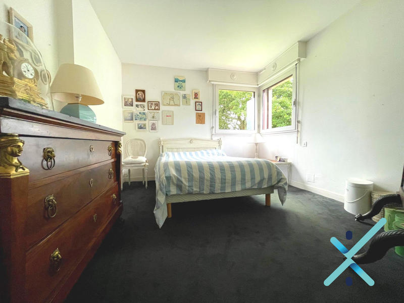 Maison contemporaine - 252 m² - 11 pièces