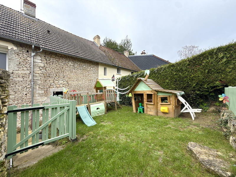 Maison - 93 m² - 4 pièces