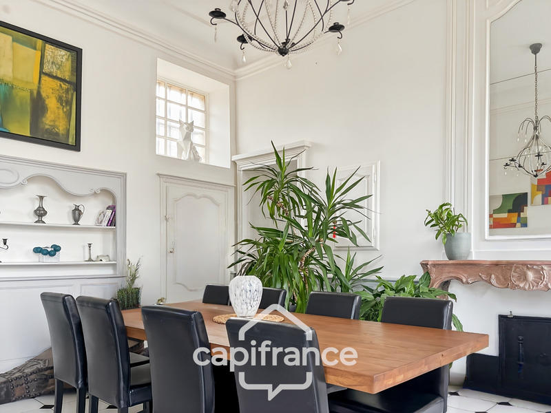 Château - 200 m² - 6 pièces