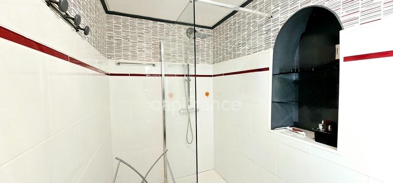 Maison - 142 m² - 8 pièces