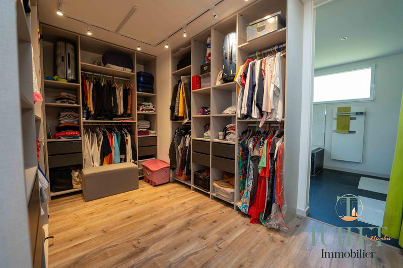 Villa - 238 m² - 5 pièces