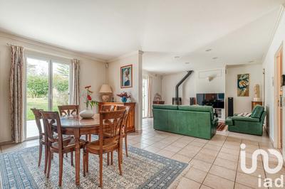 Maison - 220 m² - 7 pièces