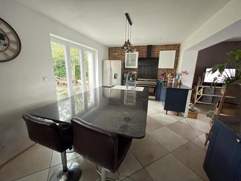 Maison - 151 m² - 6 pièces