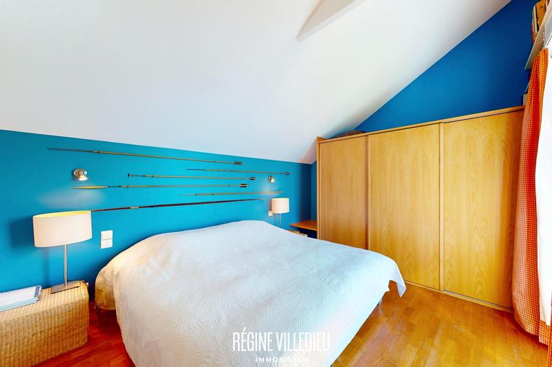 Maison - 198 m² - 8 pièces