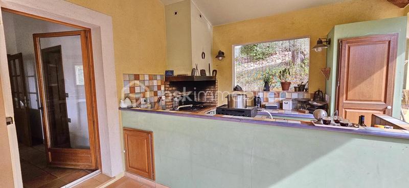 Maison - 246 m² - 9 pièces