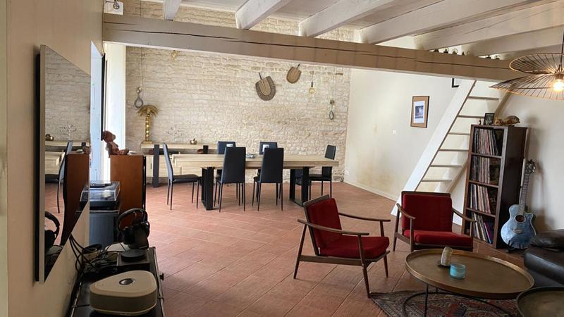 Maison - 233 m² - 7 pièces