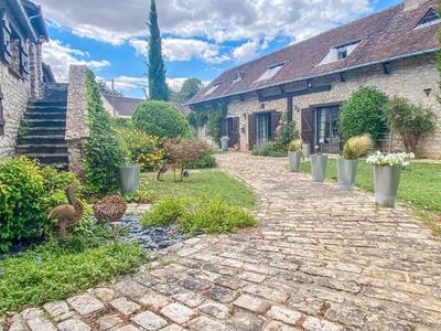 Longère - 355 m² - 14 pièces