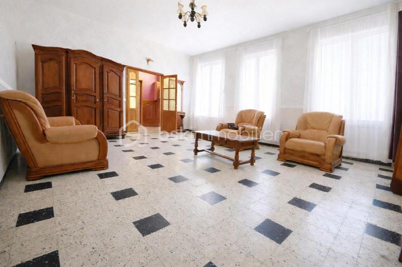 Maison de village - 248 m² - 10 pièces