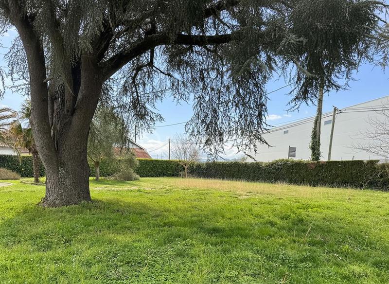 Terrain constructible - 637 m²
