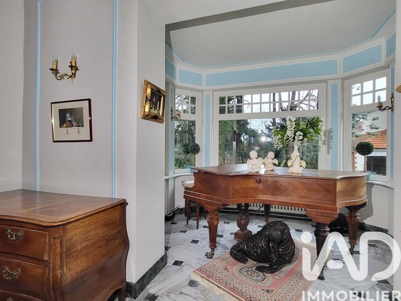 Maison - 259 m² - 12 pièces