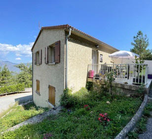 Maison - 203 m² - 10 pièces