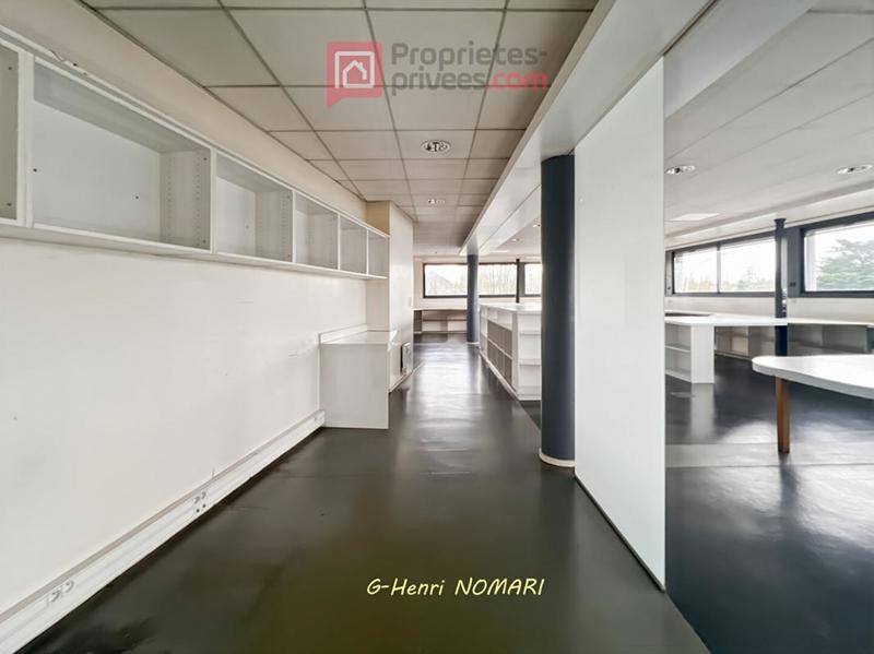 Parking / Garage - 230 m²