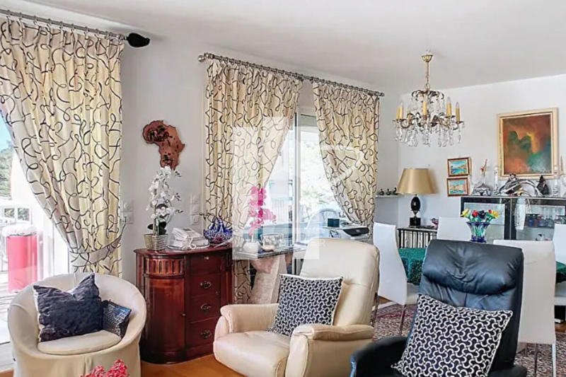 Appartement - 93 m² - 3 pièces