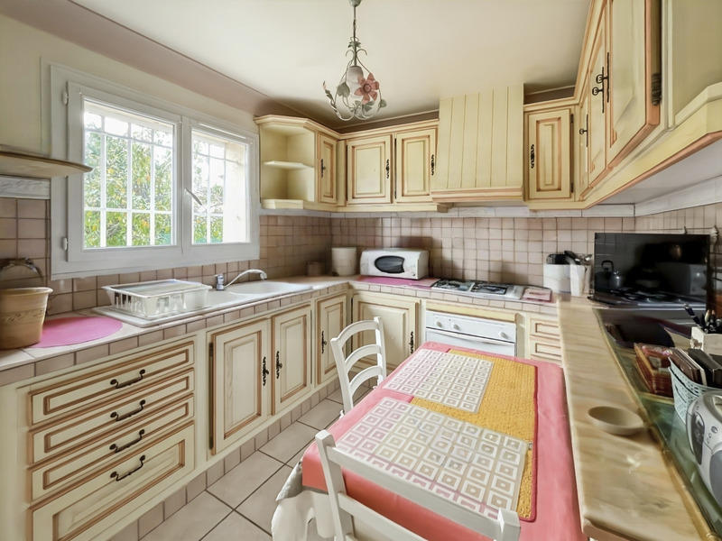 Maison - 216 m² - 9 pièces