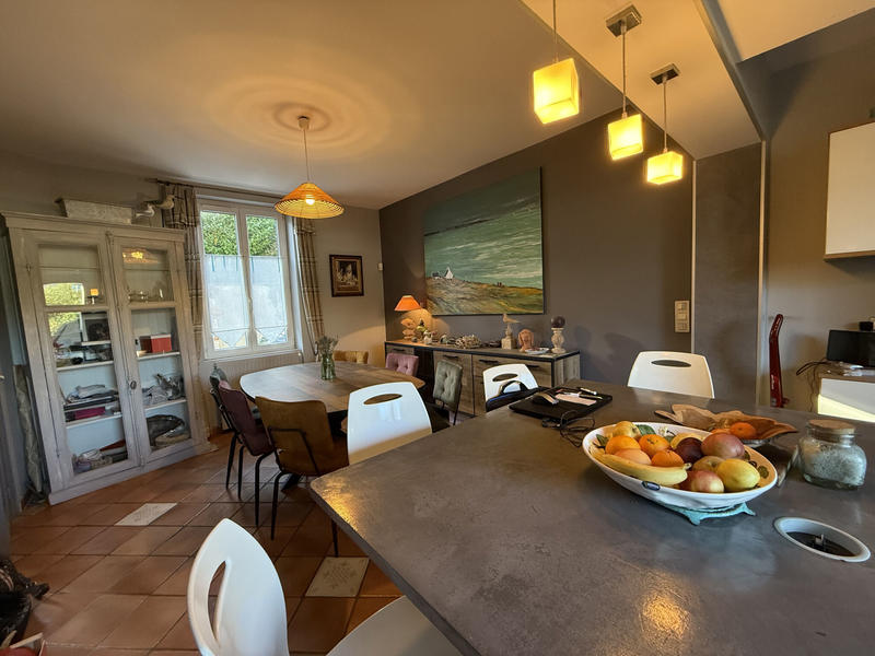 Maison - 99 m² - 6 pièces