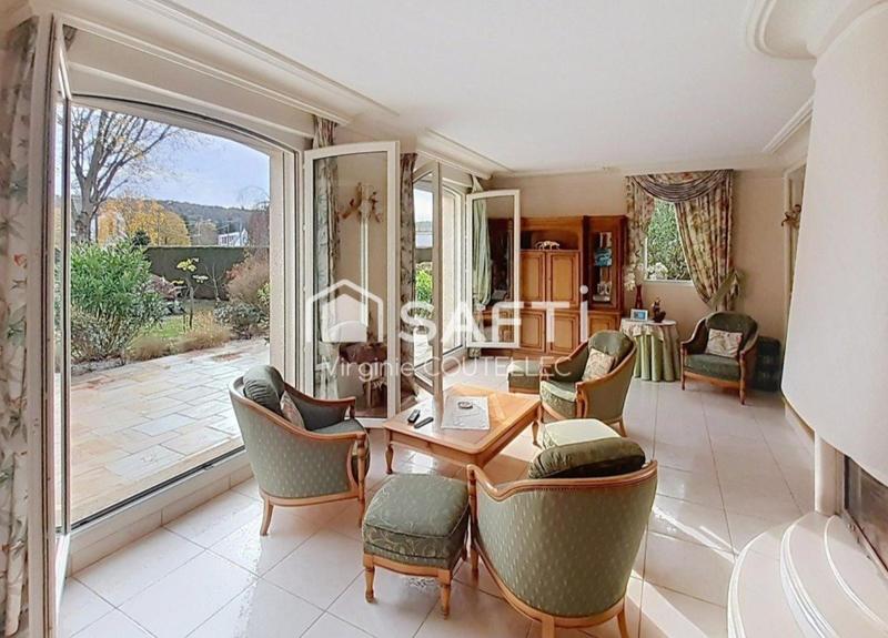 Maison - 254 m² - 12 pièces