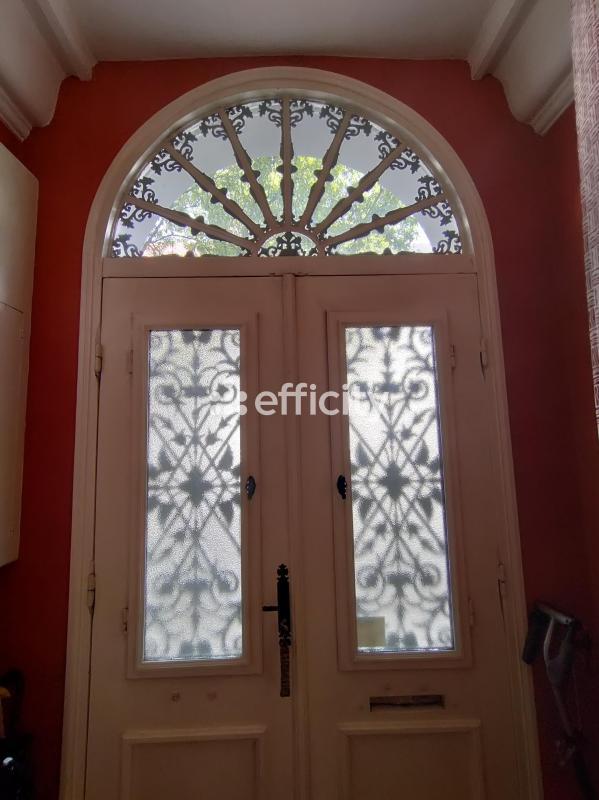 Maison - 270 m² - 11 pièces