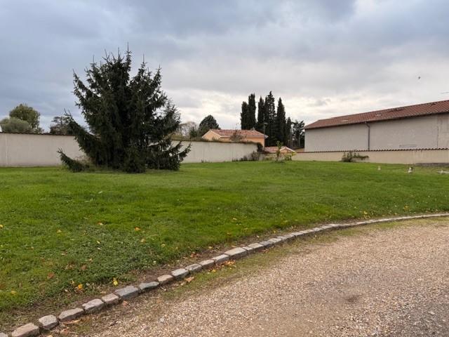 Terrain constructible - 750 m²