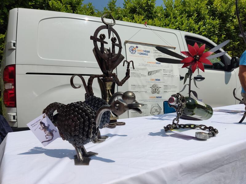 Vide grenier et marché d'artisans détourneurs