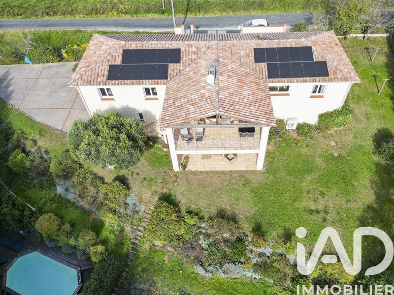 Maison - 185 m² - 7 pièces